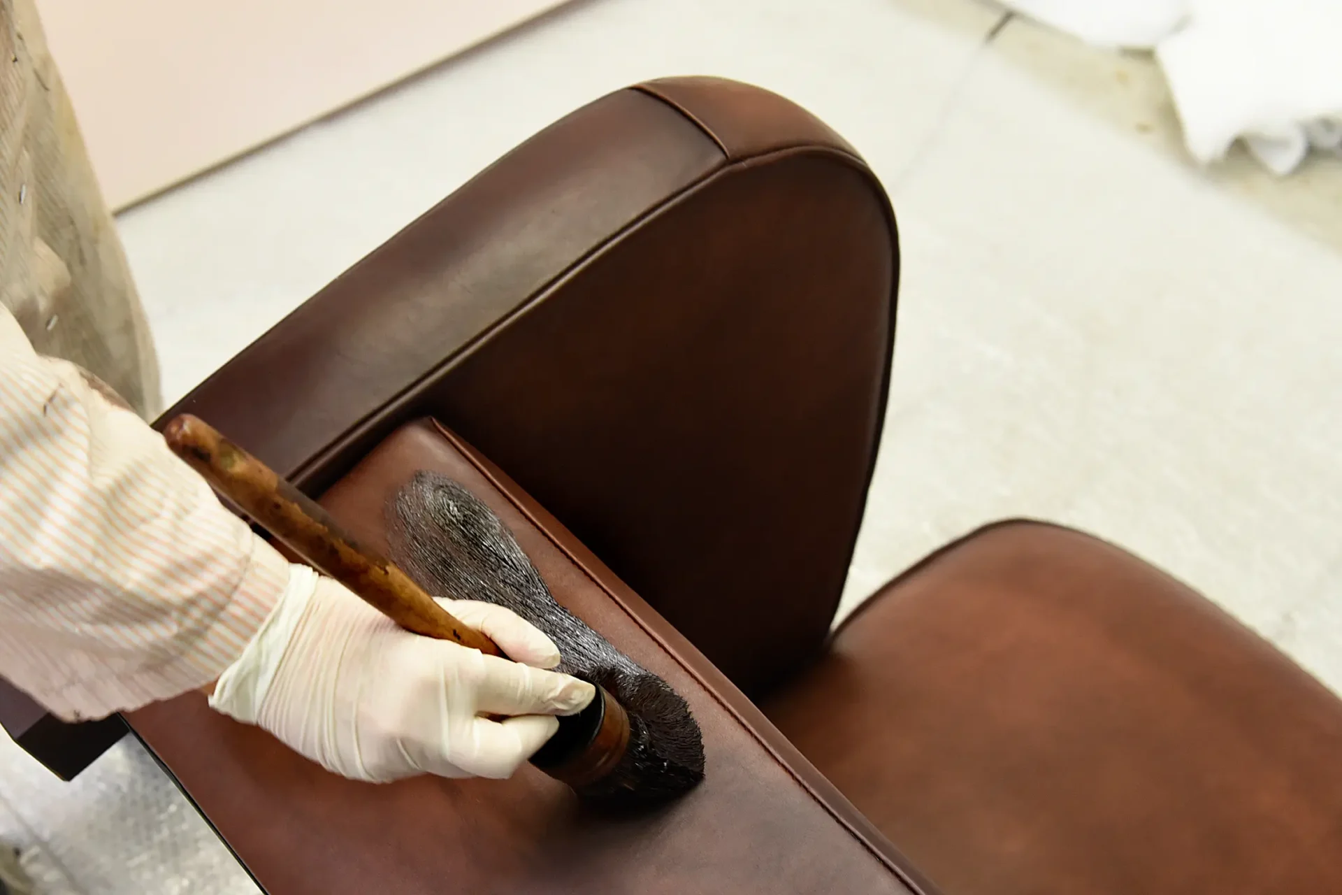 Vernissage cuir | Savoir-faire Neology